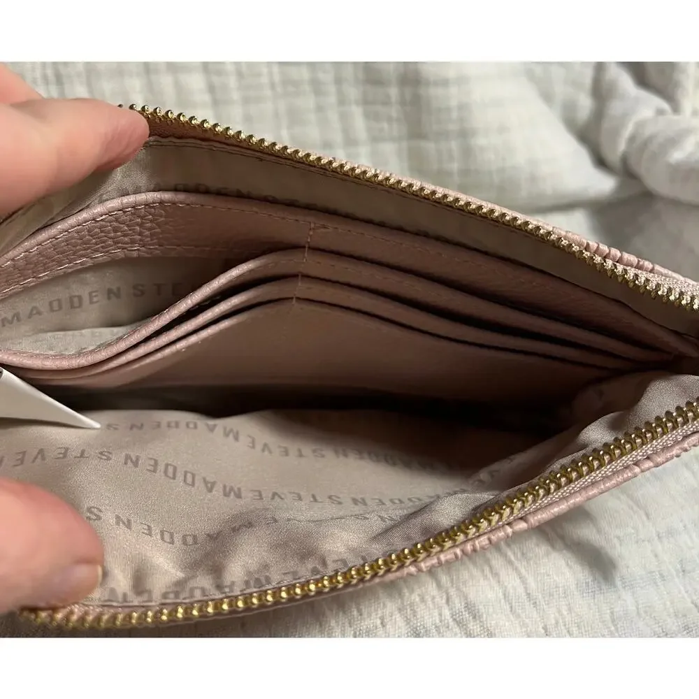 Steve Madden Wristlet in Pale pink